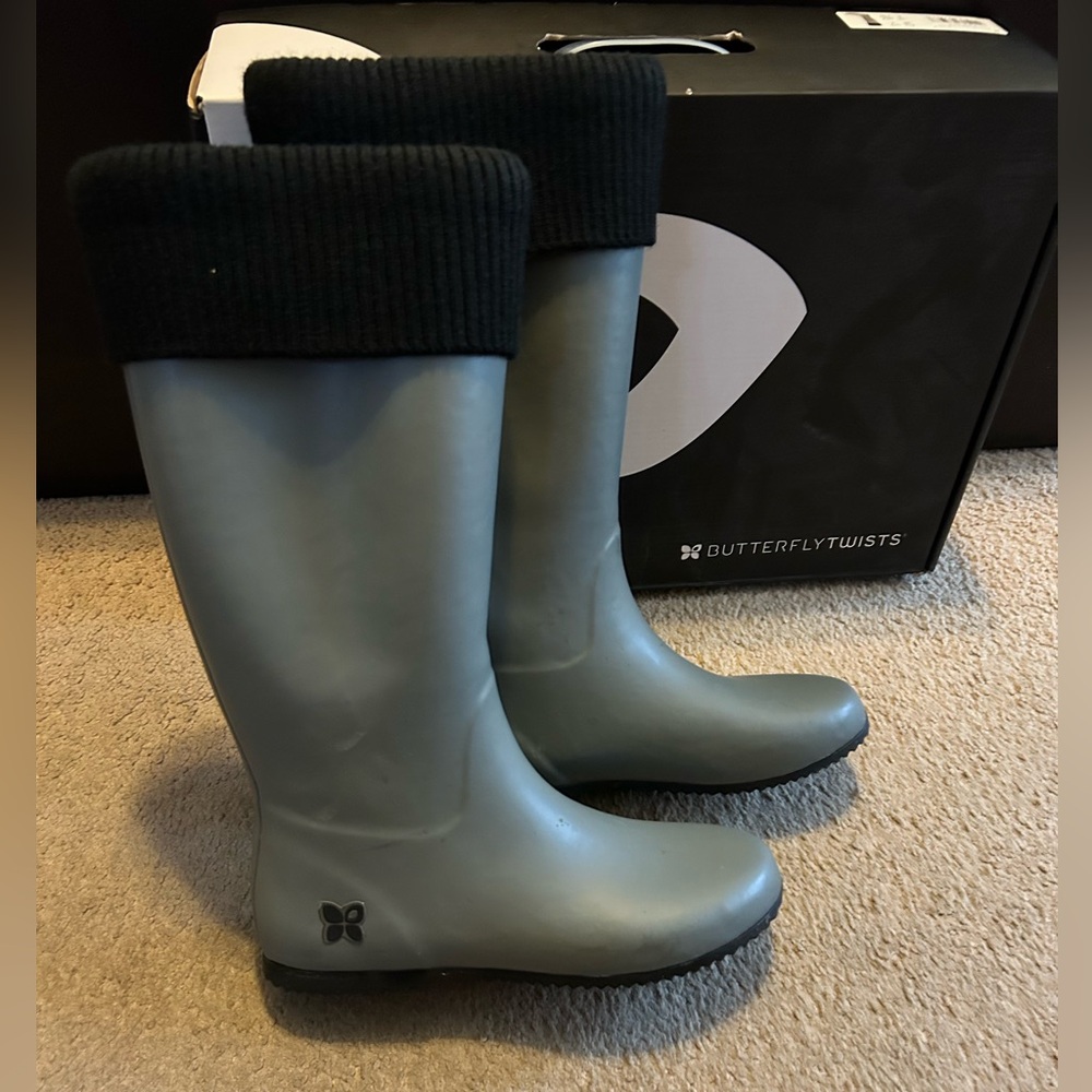 Butterfly twists rain boots